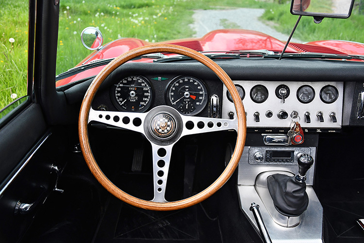 Jaguar E-Type Series 1 Flat Floor Roadster_05